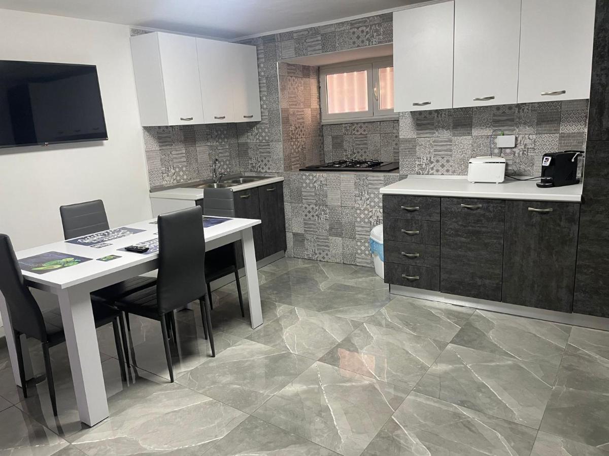 Casa Krizia 1 Apartment Наполи Екстериор снимка