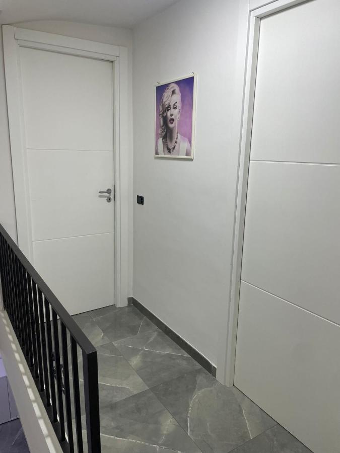 Casa Krizia 1 Apartment Наполи Екстериор снимка