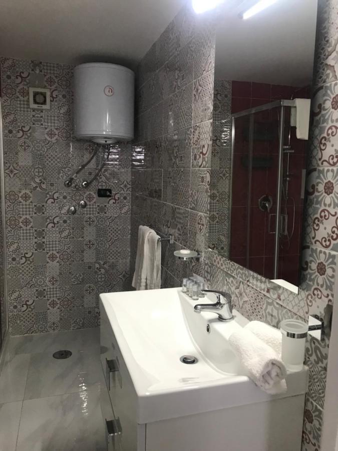 Casa Krizia 1 Apartment Наполи Екстериор снимка